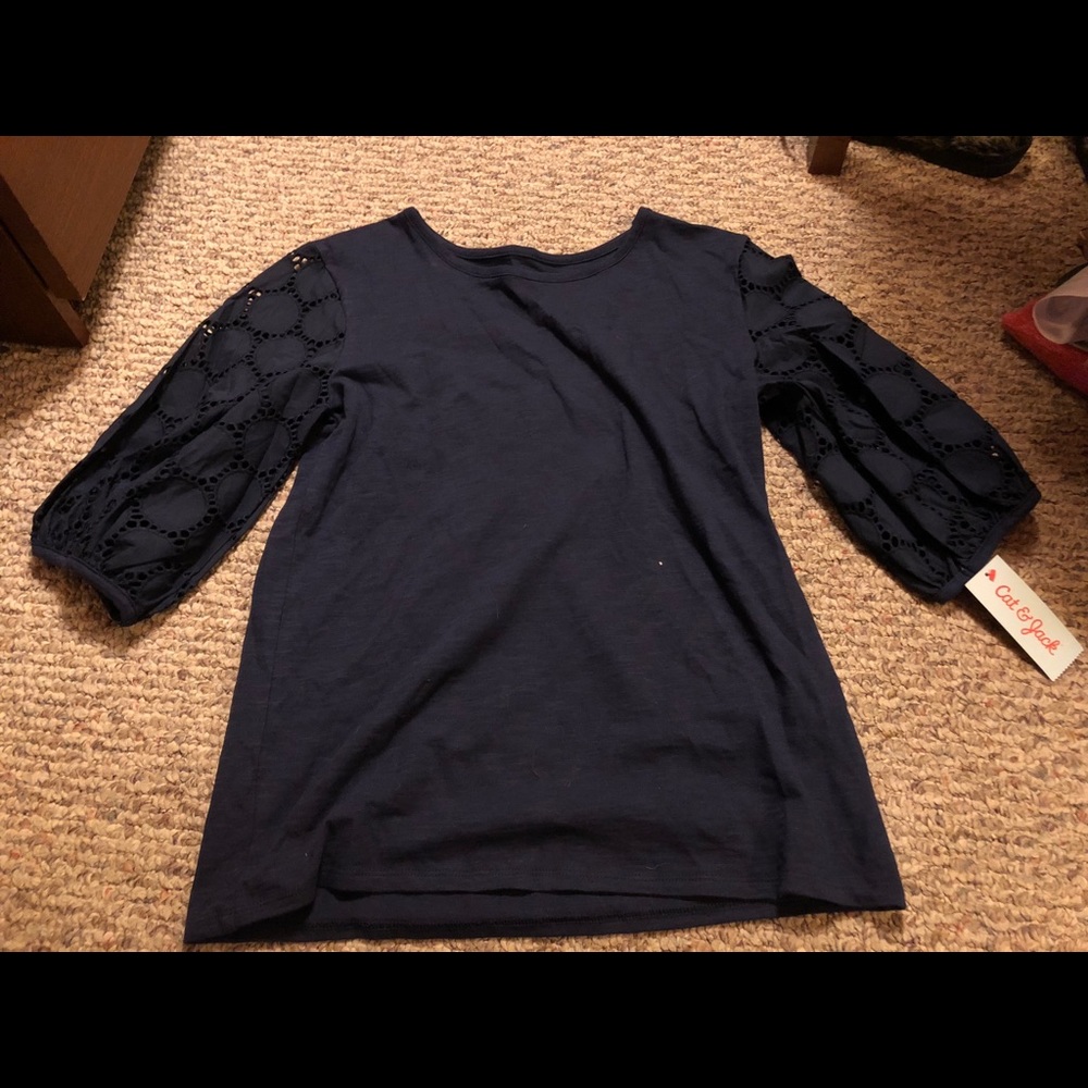 Girls cat & jack shirt